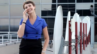 cep telefonu açık havada görüşmelerde iş kadını
