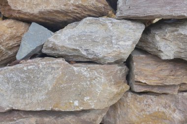 Doğal taş yığılmış