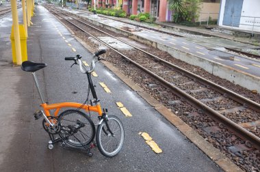 Katlanır Bisiklet Park railraod İstasyonu'nda