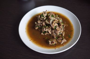 Tayland Baharatlı Kıyma veya Larb Bifteği