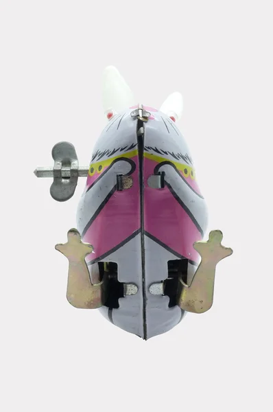 Wind-up coniglio giocattolo vintage, coniglietto su sfondo bianco — Foto Stock