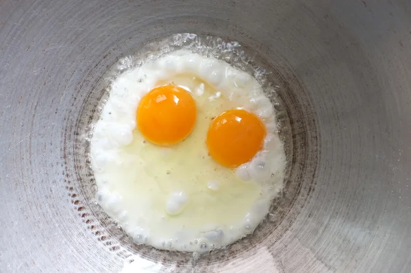 Fried egg in a pan — Stock Photo, Image