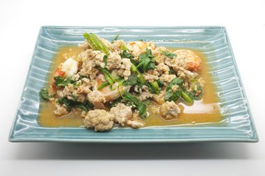 Karides ve kıyma domuz eti taze otlar ile kızarmış