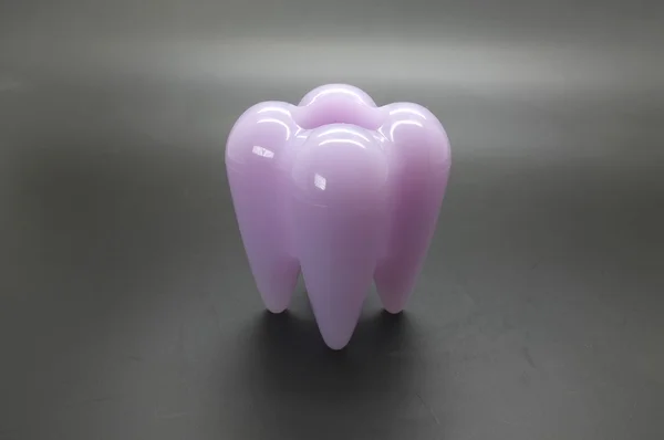 Menschliches Zahnmodell mit Loch — Stockfoto