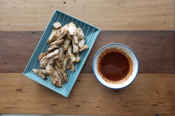 Cerdo a la parrilla con salsa picante tailandesa — Foto de Stock