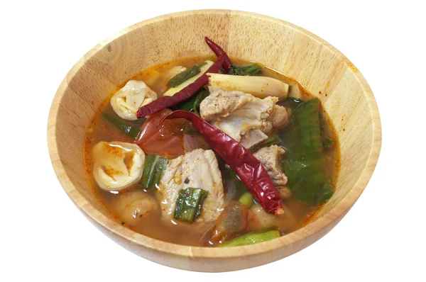 Côtes de porc soupe épicée aux herbes, cuisine thaïlandaise — Photo