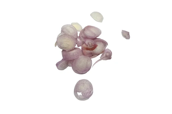 Świeże czerwone cebule izolowane na białym tle — Zdjęcie stockowe