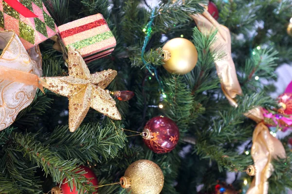 Decoración de Navidad del árbol de Navidad —  Fotos de Stock