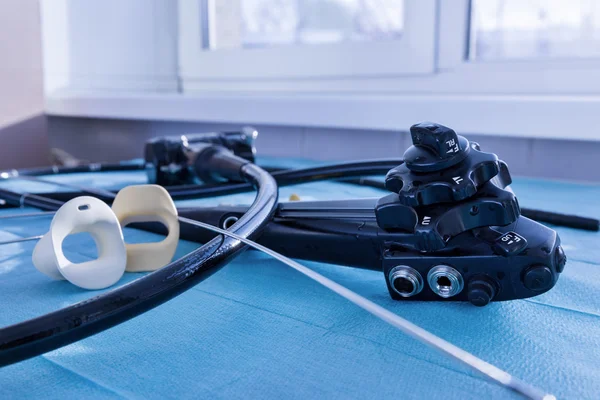 Endoskop, ağızlık ve biyopsi forceps