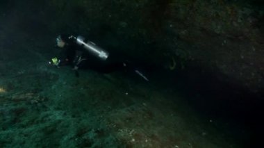 Scuba diver photogtapher