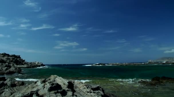 Torre velha perto do mar — Vídeo de Stock