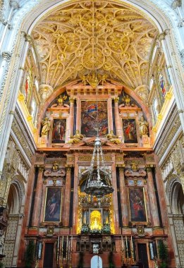 Cordoba, İspanya-Temmuz 2018: Mesquita 'nın İçi (Cordoba Büyük Camisi))