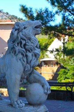 Aslan heykeli, Sudak, Kırım