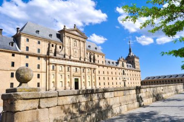 İspanya 'nın başkenti Madrid yakınlarındaki El Escorial Sarayı
