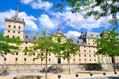 İspanya 'nın başkenti Madrid yakınlarındaki El Escorial Sarayı