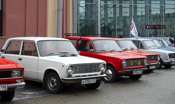 Exposição Carros Soviéticos Zhiguli Perto Museu Ferroviário São Petersburgo Rússia — Fotografia de Stock