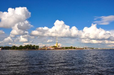 St. Petersburg ve Neva Nehri 'nin güzel manzarası
