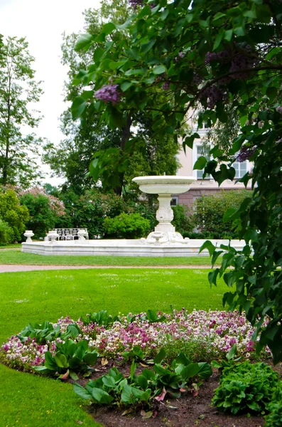 Jarrón Fuente Jardín Del Palacio Catalina Tsarskoe Selo Pushkin San — Foto de Stock
