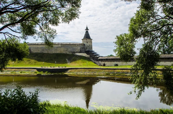 Pohled Věž Kutného Kostera Pskově Pskov Rusko — Stock fotografie