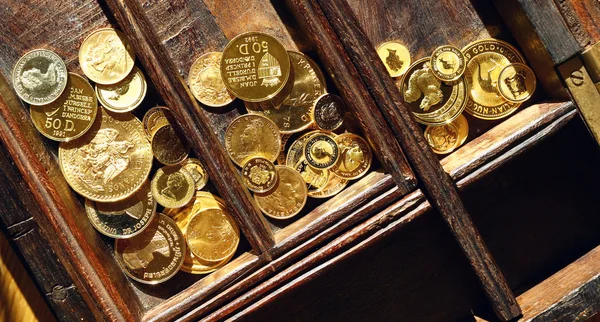 Investeringen gouden munten — Stockfoto