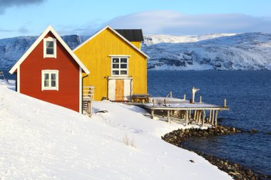 Eski balıkçı iskelesi Kuzey Norveç'te