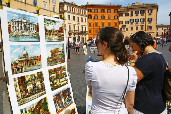 Trh obrazů v Piazza Navona, Řím — Stock fotografie