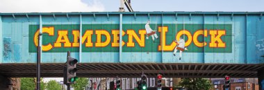 Londra'da Camden Lock yakın demiryolu Köprüsü