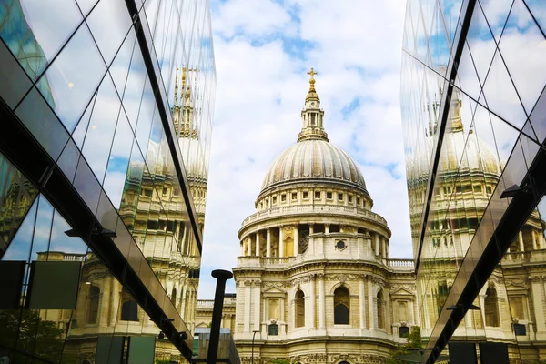 Londra'daki St.Paul 's Cathedral — Stok fotoğraf