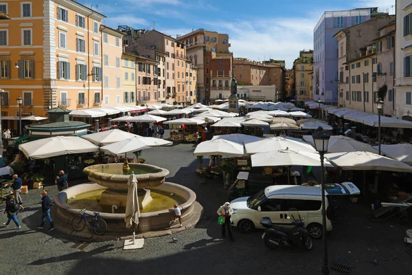 Campo Fiori Populární Náměstí Trhem Římě — Stock fotografie