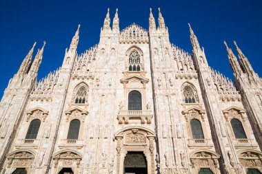 Duomo Milan ön yüz