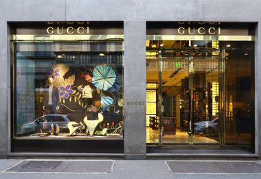 Gucci Monte Napoleone, Milan ile içinde pencere eşiği