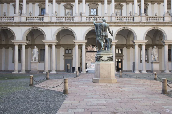 Nádvoří Brera Academy v Miláně — Stock fotografie