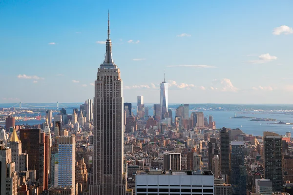 Empire State Binası ve Manhattan'ın görünümü — Stok fotoğraf