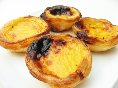 Geleneksel Lizbon kremalı tart