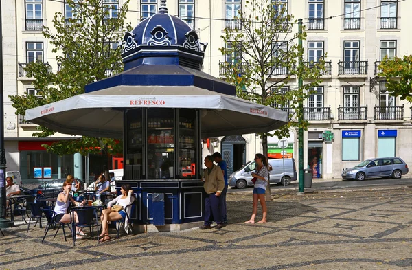 Lizbon merkezi kare açık bar — Stok fotoğraf