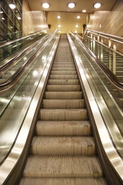 Berliner metronun yürüyen merdiven