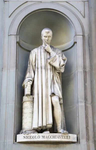 Estatua de Nicolo Macchiavelli — Foto de Stock