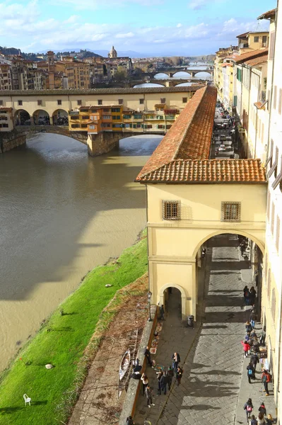 Wonderful view of Ponte Vecchio and river — Stock Photo, Image