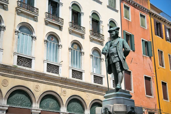 Monument av Carlo Goldoni — Stockfoto