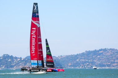 Louis Vuitton Cup yarış katamaran