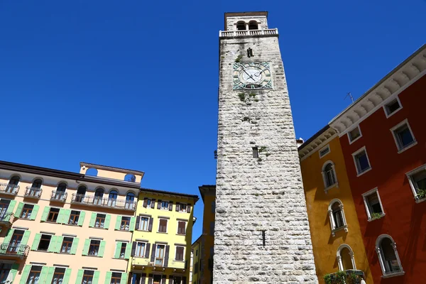 Oude toren in Riva del Garda — Stockfoto