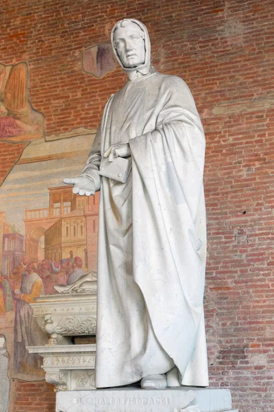 Estatua del matemático Fibonacci en Pisa — Foto de Stock