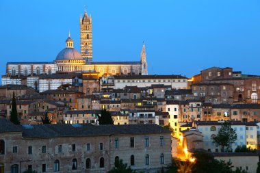 Siena cityscape alacakaranlıkta