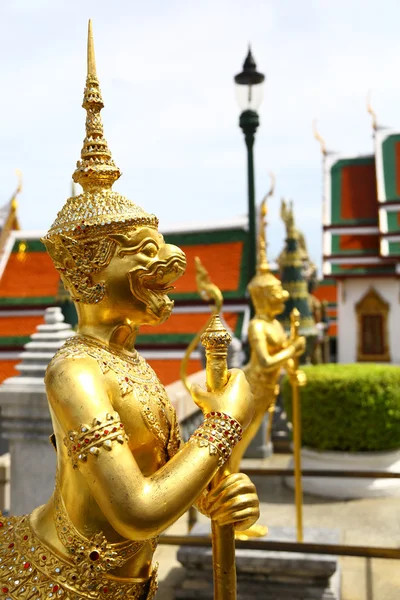 Estatua de oro en el Gran Palacio de Baghú —  Fotos de Stock