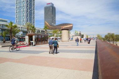 El peix d'or Gehry açık havada tarafından