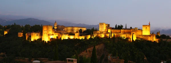 Majesty of Alhambra by night — Stock Photo, Image