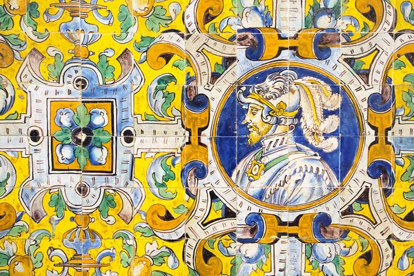 Rikt målad azulejos på vägg — Stockfoto