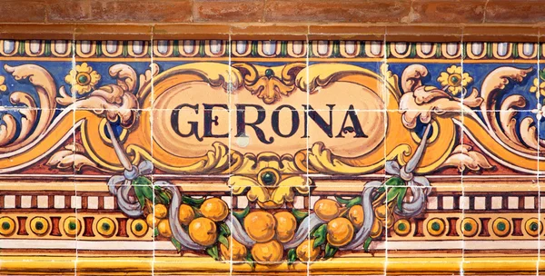 Gerona inscrição em azulejos coloridos — Fotografia de Stock