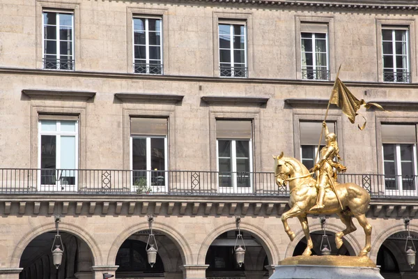 Jeanne d Arc gyllene monument — Stockfoto