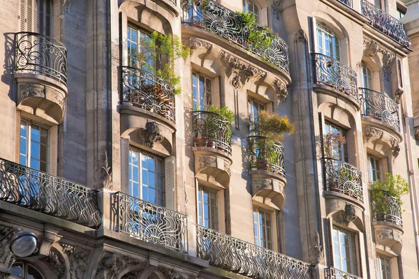Art nouveau building in Paris — Stock Photo, Image